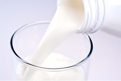 Обезжиренное молоко защищает от инсульта