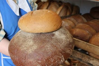В Виннице пекут трехкилограммовый хлеб