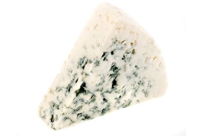 Продажи голубого сыра падают, потому что люди боятся есть плесень 