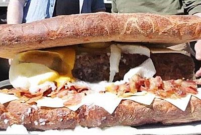 Арнольд Шварценеггер создал гигантский сэндвич