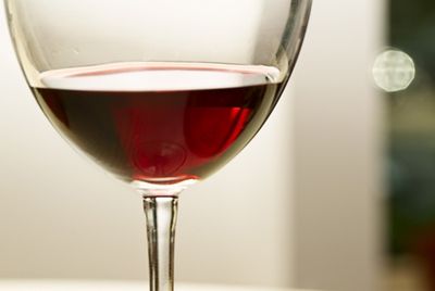 7 бокалов вина в неделю спасут от депрессии