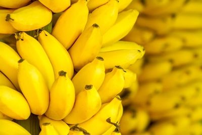 Австралийская девушка съедает до 50 бананов в день