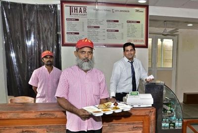 В индийском ресторане работают только преступники
