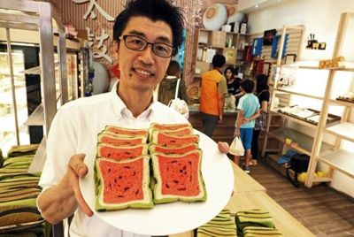 В Тайване делают хлеб в виде арбуза