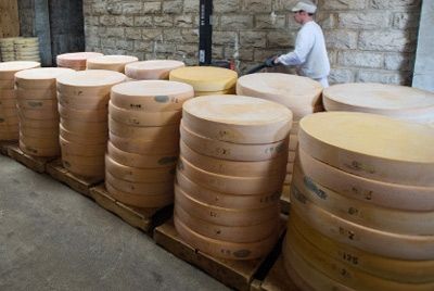 Во Франции украли 4 тонны элитного сыра