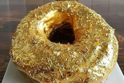 В США изготовили золотой пончик