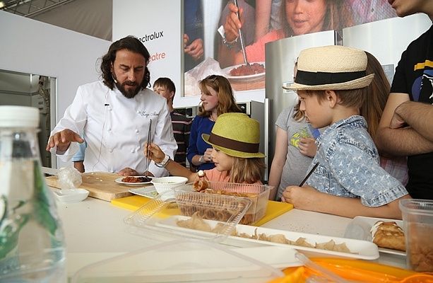 Фейерверк развлечений для детей на фестивале Taste of Moscow 2016