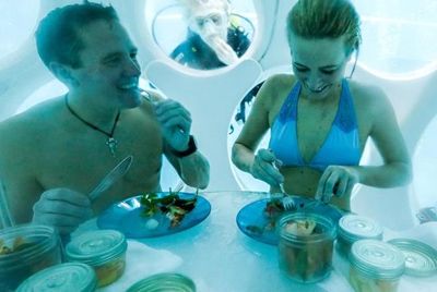 В Брюсселе открылся подводный ресторан