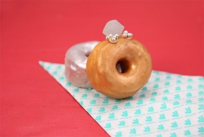 Обручальные кольца из пончиков