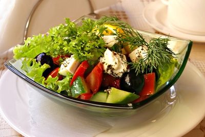 Вегетарианскую и средиземноморскую диеты признали одинаково эффективными