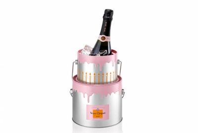Французский дом Veuve Clicquot празднует 200-летие розового шампанского