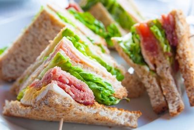 Британский пассажир возмутился сэндвичами, поданными ему в самолете
