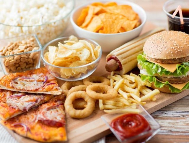 Австралийские ученые рассказали, как вредная еда изменяет мозг всего за неделю
