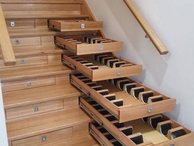 Австралийский строитель превратил лестницу в винный погреб