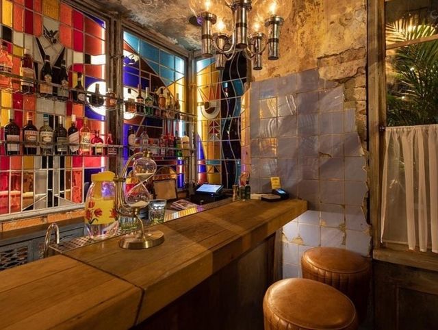 В Москве появился самый маленький бар в мире