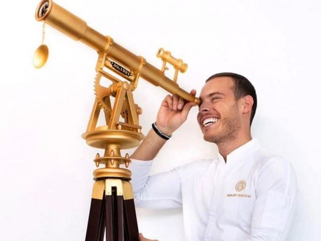 Кондитер из Лас-Вегаса соорудил шоколадный телескоп
