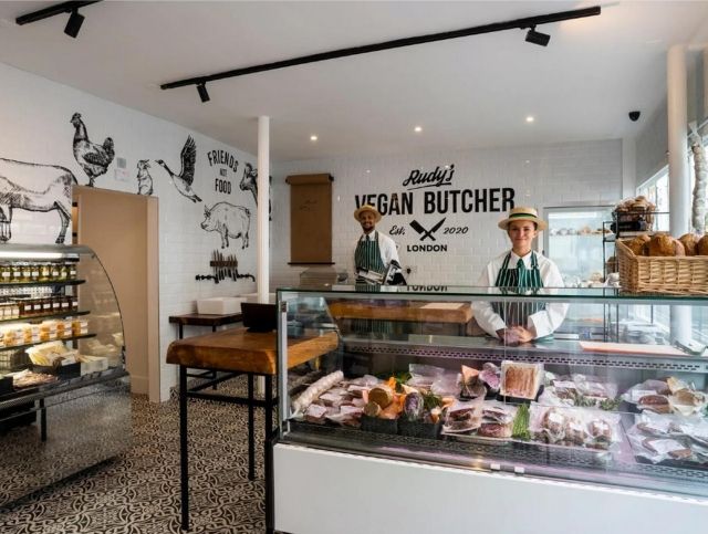 В Великобритании открылся первый в стране магазин веганского мяса
