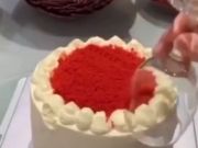 Новый способ нарезания торта произвел фурор в социальных сетях