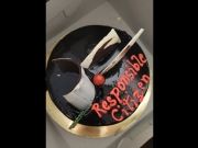 Полиция Мумбаи отправила торт имениннице за желание остаться дома в день рождения
