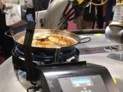 Робот готовит испанскую паэлью не хуже шеф-повара
