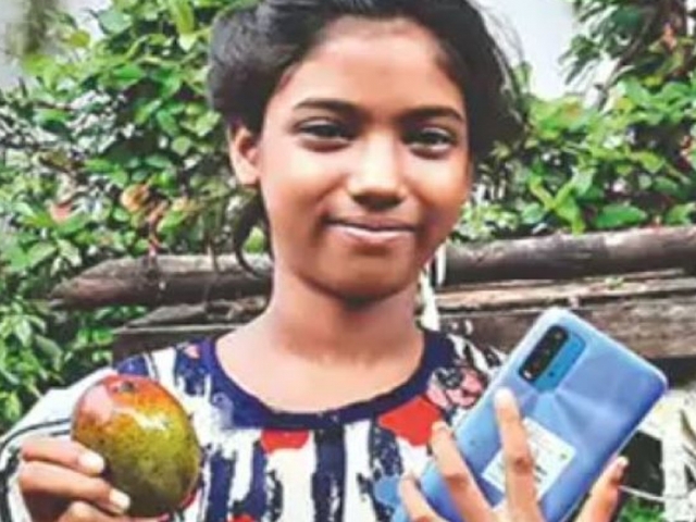 Неравнодушный мужчина заплатил 120 тыс. рупий за 12 манго, чтобы помочь ребенку в учебе