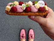 Идеальное сочетание десерта с обувью французского кондитера