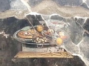 В Италии археологи обнаружили фреску с изображением пиццы возрастом 2000 лет