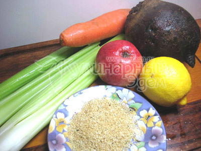 Ингредиенты для салата из овощей с яблочком и кунжутом