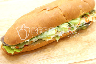 Сложить обе части бутерброда, друг на друга. Бутерброд с овощами и омлетом. Фото приготовления рецепт бутерброда с овощами и омлетом 