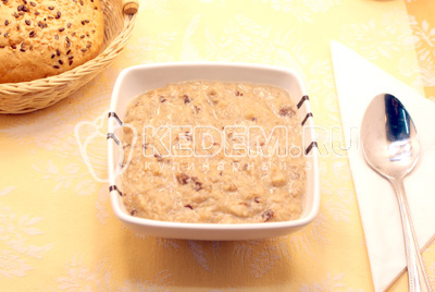 Каша рисовая с бананом и черносливом