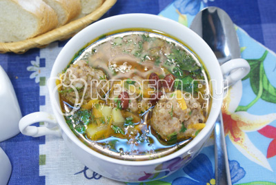 Суп с фрикадельками и фасолью в мультиварке