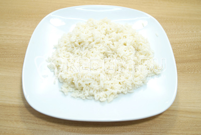 Рис отварить до полу готовности и хорошо промыть.