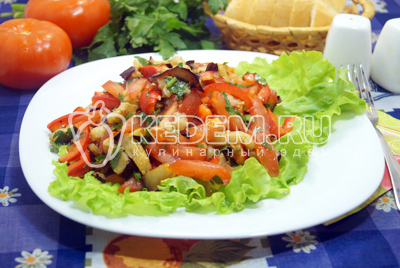 Салат с баклажанами «Летний восторг» готов