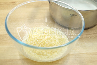 В кипящий маринад добавить желатин и проварить 1 минуту.