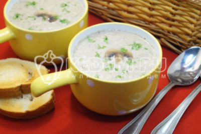 Грибной крем-суп из шампиньонов готов