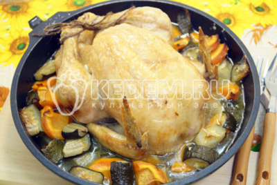 Курица с овощами в духовке готова