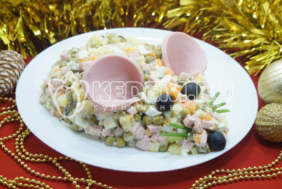 Новогодний салат оливье Мышь готов