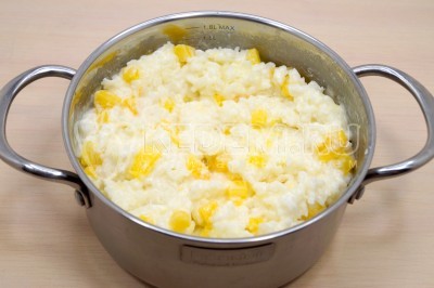 Видео-рецепт рисовой каши на молоке в кастрюле
