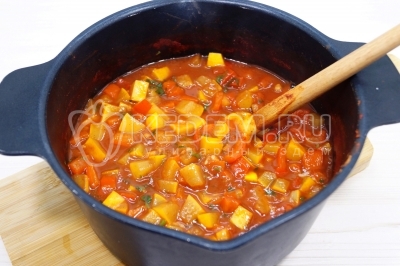 Перемешать и готовить еще 3-5 минут. 