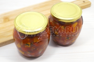 Закрутить крышками и оставить в теплом месте до полного остывания. 