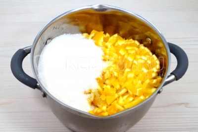 Добавить 600 грамм сахара.