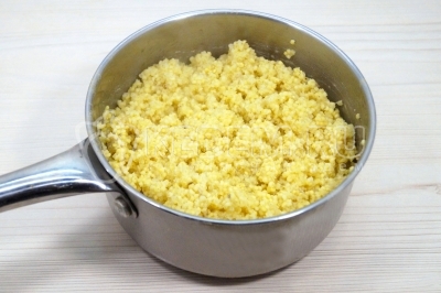 Варить пшено 15 минут на среднем огне.