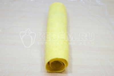 Свернуть рулетом.