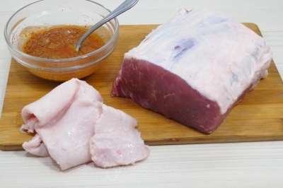 С кусочка карбоната снять жир.