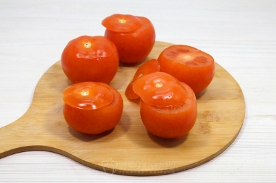 Срезать крышечки.