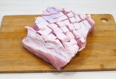 Сделать крестообразные надрезы сверху.