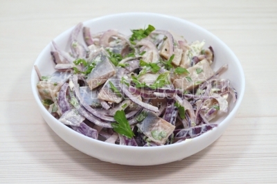 Выложить на блюдо.