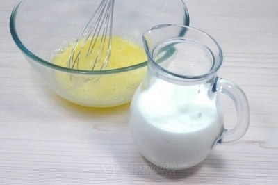 Добавить 150 миллилитров молока.