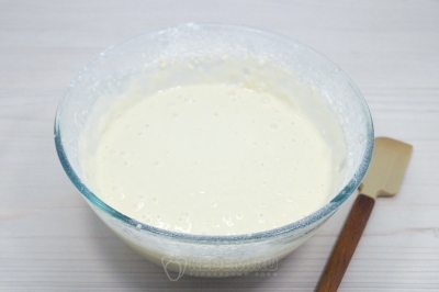 Хорошо перемешать тесто.