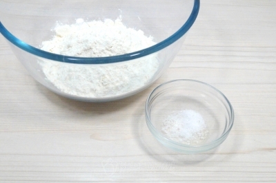 Добавить 1 щепотку соли.